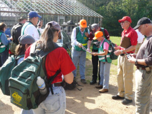 CERT members conducting search and rescue training